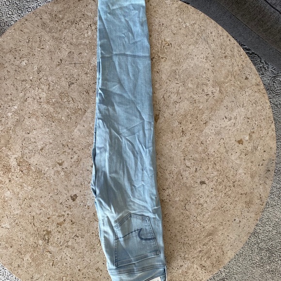 NWT American Eagle Skinny Jeans - Picture 2 of 2